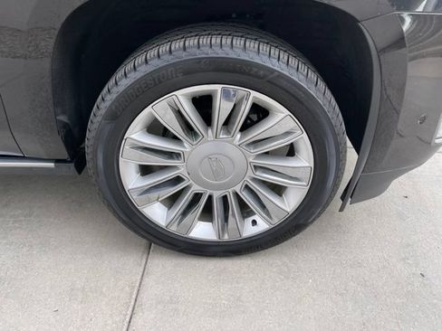 Used 2019 Cadillac Escalade Platinum AWD/4WD image 24