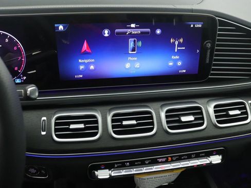 New 2026 Mercedes-Benz GLS 450 4MATIC image 6