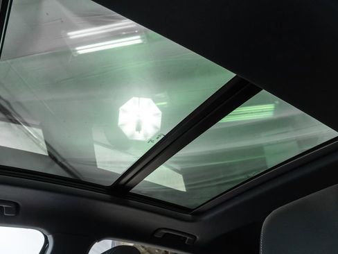 Used 2024 Audi Q4 e-tron Prestige AWD/4WD image 27