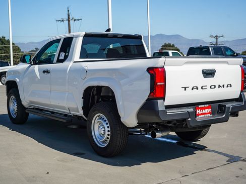 New 2025 Toyota Tacoma SR image 5