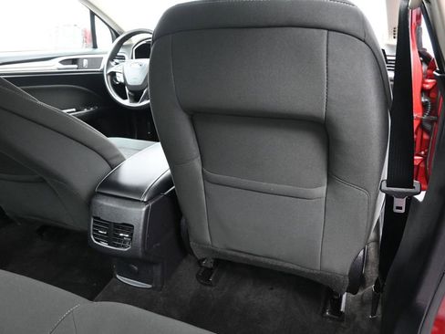 Used 2019 Ford Fusion SE FWD image 22