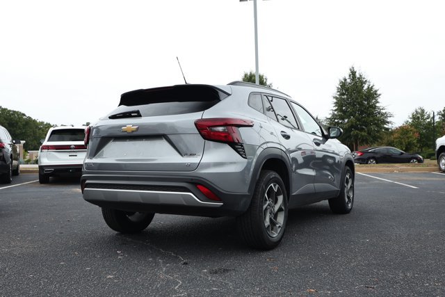 Used 2024 Chevrolet Trax LT w/ Driver Confidence Package FWD image 6