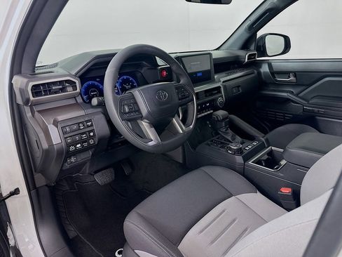 Certified 2024 Toyota Tacoma TRD Off-Road AWD/4WD image 9