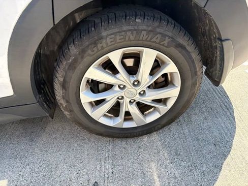 Used 2021 Hyundai Tucson SE AWD/4WD image 10