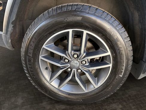 Used 2017 Jeep Grand Cherokee Limited AWD/4WD image 41