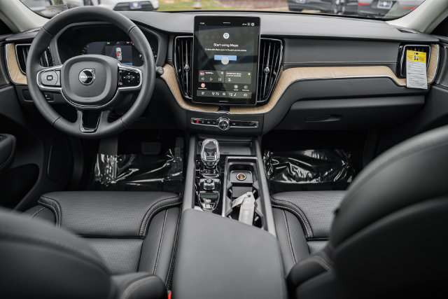 New 2027 Volvo XC60 T8 Ultra AWD/4WD image 18