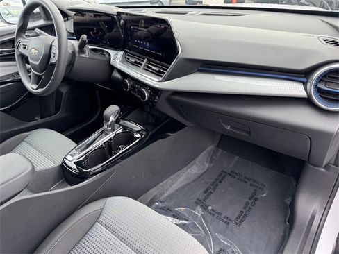 Certified 2025 Chevrolet Trax LT image 5