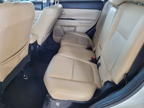 Used 2017 Mitsubishi Outlander SEL FWD image 6