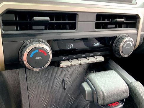Used 2024 Toyota Tacoma TRD Sport RWD image 32