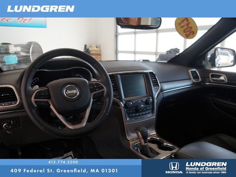 Used 2017 Jeep Grand Cherokee Limited AWD/4WD image 16