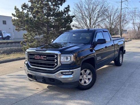 Used 2017 GMC Sierra 1500 SLE image 1