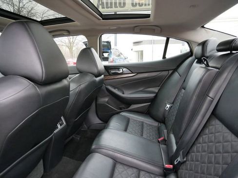 Used 2017 Nissan Maxima Platinum FWD image 9