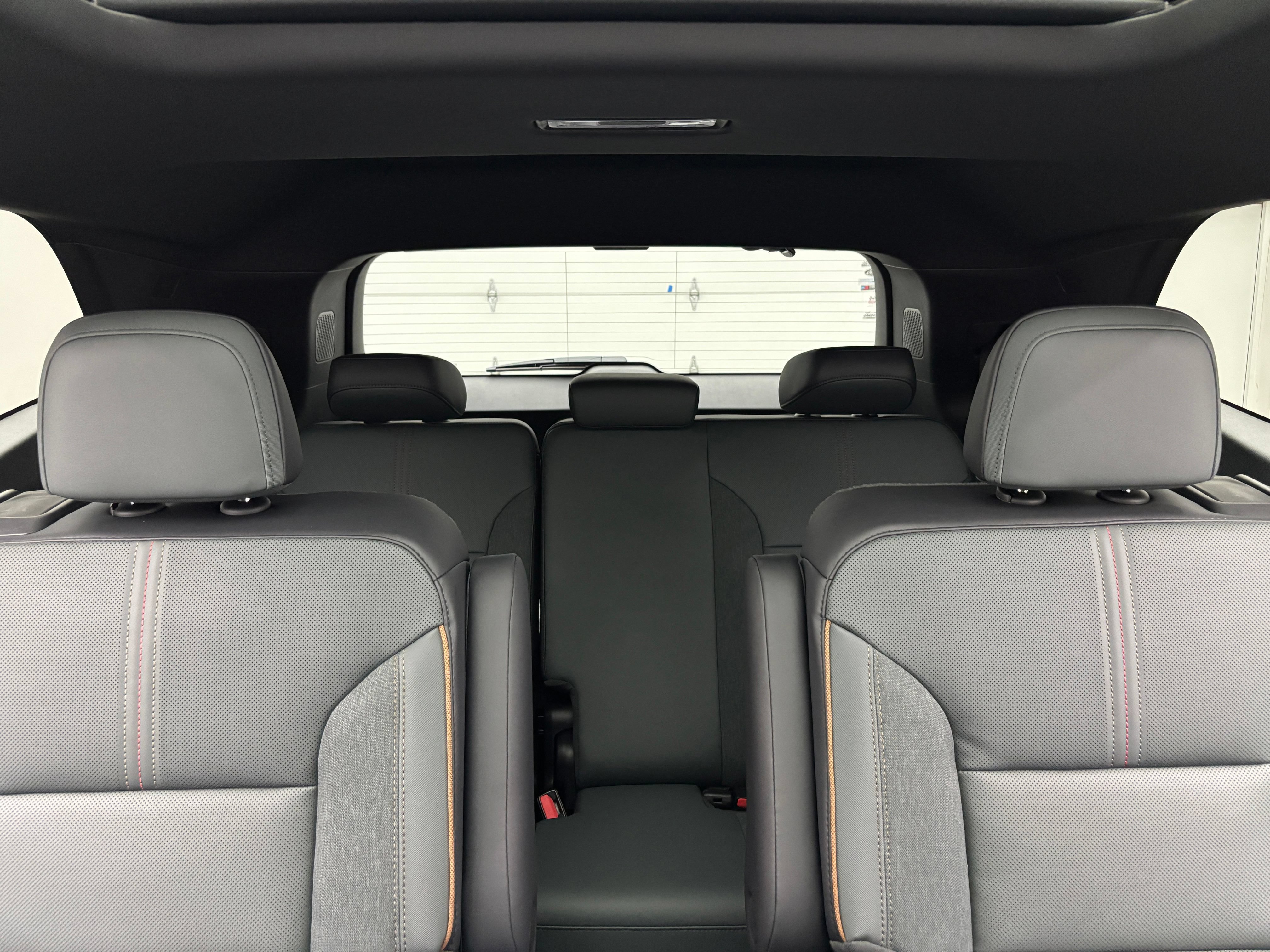 New 2026 GMC Acadia AT4 w/ Luxury Package AWD/4WD image 41