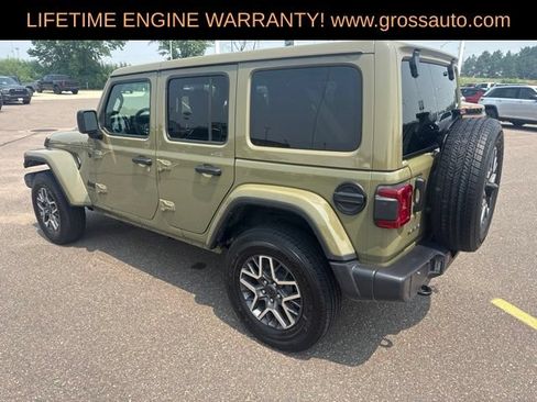 Used 2026 Jeep Wrangler Unlimited Sahara AWD/4WD image 7