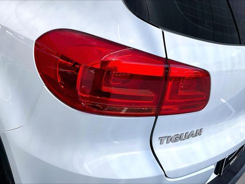 Used 2017 Volkswagen Tiguan S AWD/4WD image 29