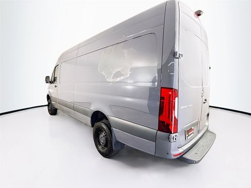 Used 2024 Mercedes-Benz Sprinter 2500 image 11