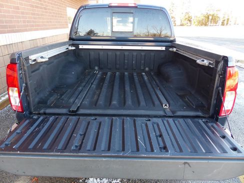 Used 2019 Nissan Frontier SL image 41