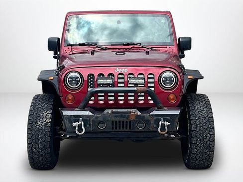Used 2012 Jeep Wrangler Unlimited Sahara AWD/4WD image 2