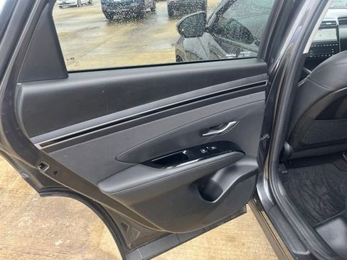 Used 2023 Hyundai Tucson Limited FWD image 13