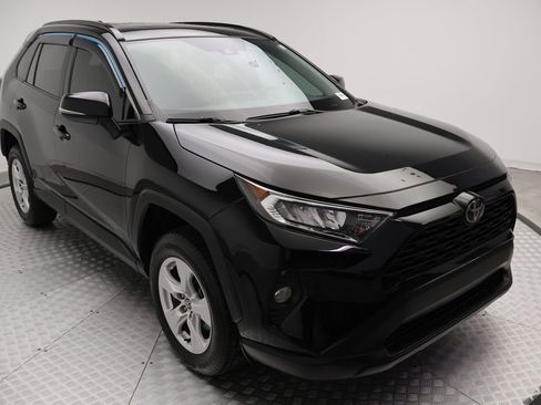 Certified 2020 Toyota RAV4 XLE w/ Convenience Package FWD image 6
