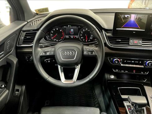 Certified 2025 Audi Q5 2.0T Premium image 8