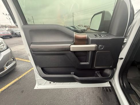 Used 2017 Ford F150 Raptor w/ Equipment Group 802A Luxury image 10