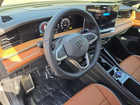 New 2026 Volkswagen Tiguan SEL R-Line image 16