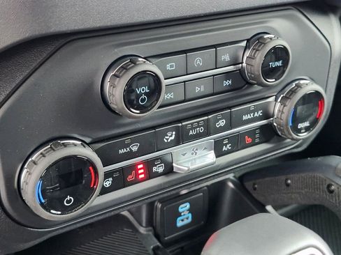 New 2025 Ford Bronco Badlands AWD/4WD image 21