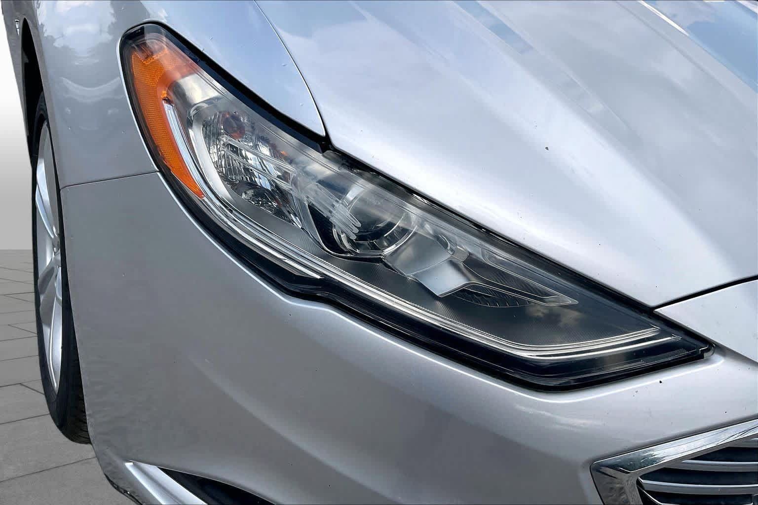 Used 2018 Ford Fusion S FWD image 27