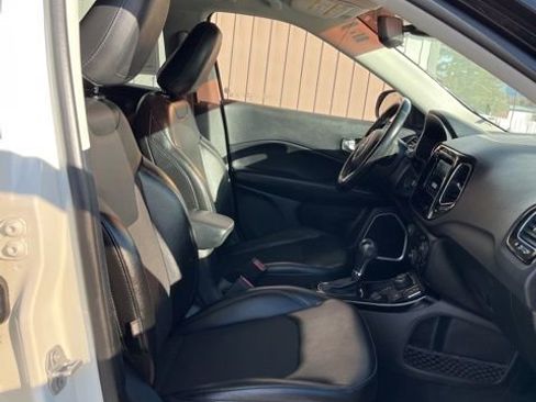 Used 2020 Jeep Compass Latitude AWD/4WD image 32
