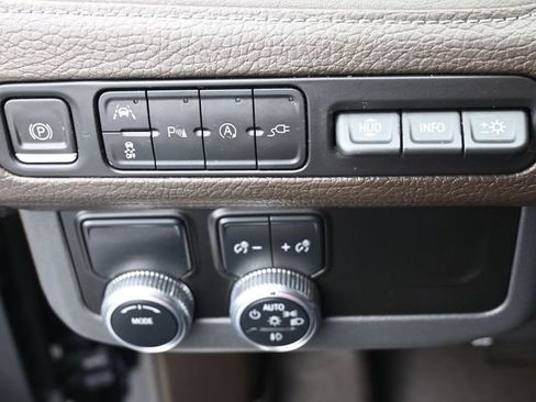 Used 2021 GMC Yukon XL Denali w/ Denali Premium Package image 36