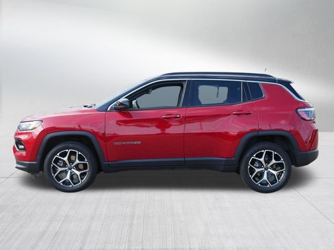 Used 2025 Jeep Compass Limited AWD/4WD image 4