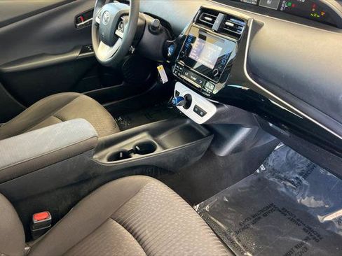 Certified 2017 Toyota Prius Two w/ Prius Two Safety Plus Package FWD image 16