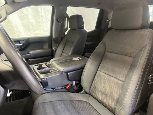 Used 2019 Chevrolet Silverado 1500 Custom w/ Custom Value Package AWD/4WD image 19