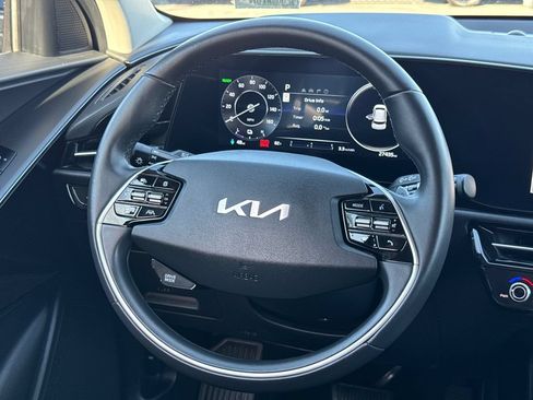 Used 2023 Kia Niro Wind FWD image 23