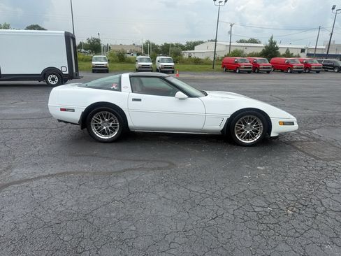 Used 1996 Chevrolet Corvette Coupe RWD image 7