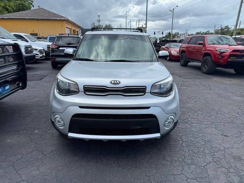 Used 2018 Kia Soul + FWD image 2