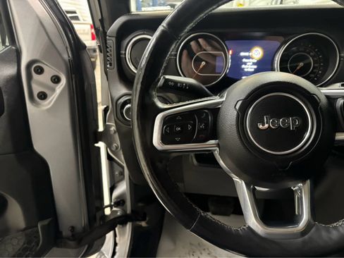 Used 2018 Jeep Wrangler Unlimited Sahara w/ Dual Top Group AWD/4WD image 14