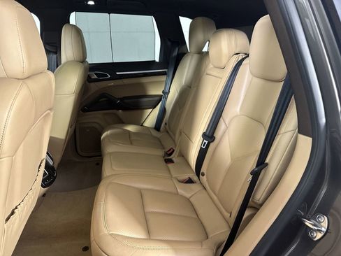Used 2016 Porsche Cayenne S w/ Premium Plus Package AWD/4WD image 23