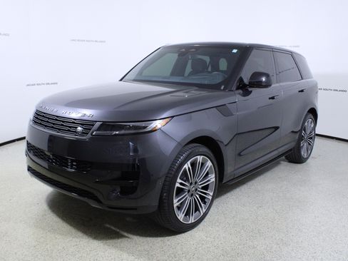 Used 2024 Land Rover Range Rover Sport SE image 4