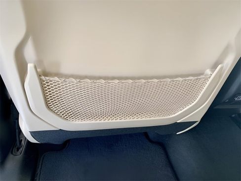 Used 2023 Jeep Grand Cherokee Limited image 48