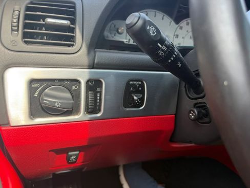 Used 2002 Ford Thunderbird RWD image 14