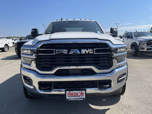 New 2026 RAM 5500 Tradesman w/ Chrome Appearance Group image 9