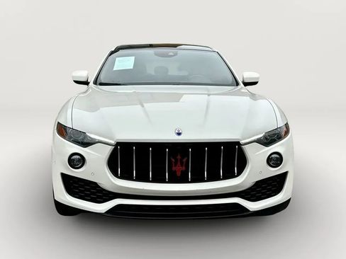 Used 2018 Maserati Levante AWD/4WD image 9