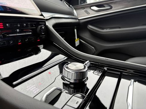 New 2025 Jeep Grand Cherokee L Overland w/ Advanced Protech Group III image 33