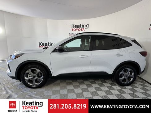 Used 2025 Ford Escape ST-Line FWD image 8