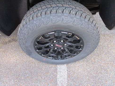 New 2026 GMC Canyon Elevation AWD/4WD image 10