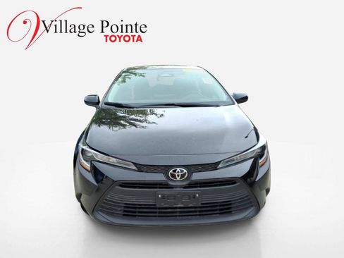 Used 2024 Toyota Corolla LE FWD image 5
