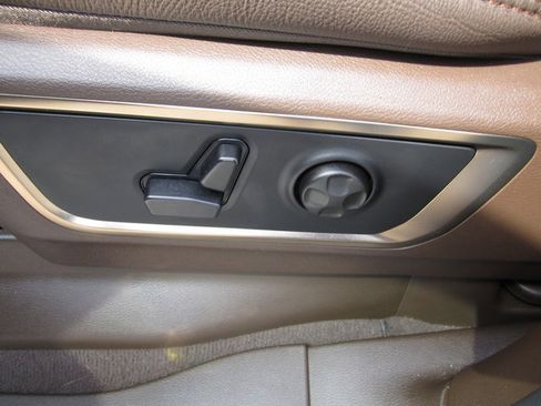 Used 2025 RAM 1500 Limited AWD/4WD image 9