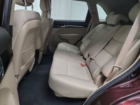 Used 2011 Kia Sorento LX w/ Convenience Pkg image 27